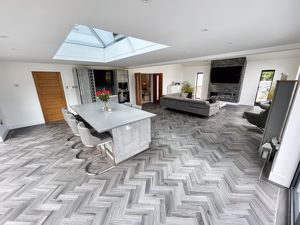Entertainment room- click for photo gallery